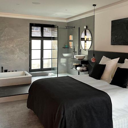 Ennea - Jacuzzi & Luxury Suites (Adults Only) Perpignan Exterior foto